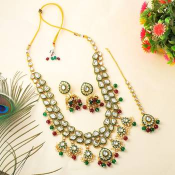Bridal maroon & green color kundan necklace set with stone design 2