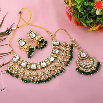 Radiant green color kundan necklace set with antique finishing 2