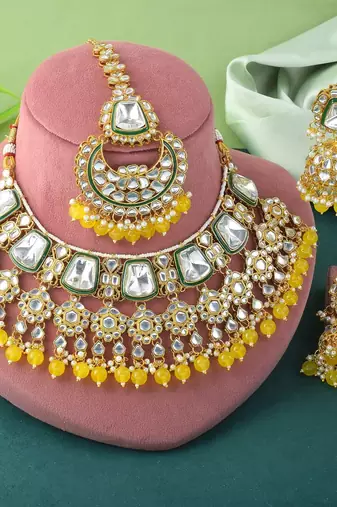 Sunshine yellow color kundan necklace set for daytime events