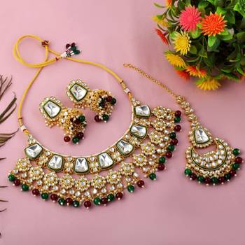 Maroon & green color kundan necklace set for engagement ceremonies 2