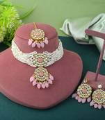 Stylish pink color choker kundan necklace set for trendy look