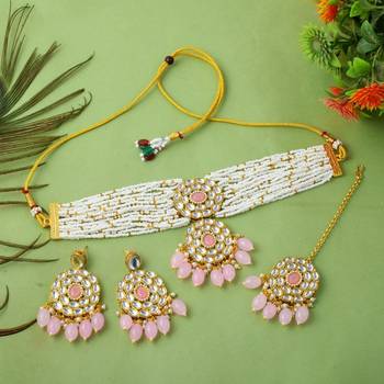 Stylish pink color choker kundan necklace set for trendy look 2