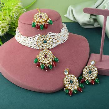 Dual maroon & green color choker kundan necklace set for weddings 1