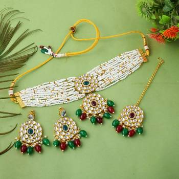 Dual maroon & green color choker kundan necklace set for weddings 2