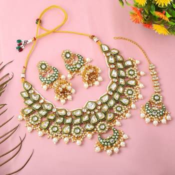 Bright white color kundan necklace set with handcrafted finish 2