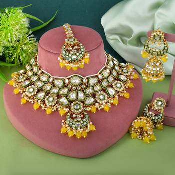 Sunshine yellow color kundan necklace set for cultural ceremonies 1