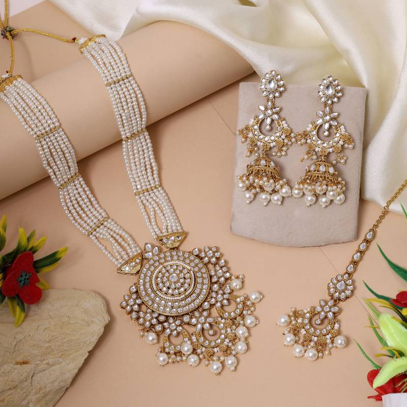 White color kundan necklace set