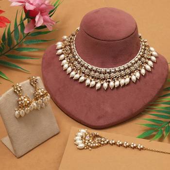 White color kundan necklace set 1