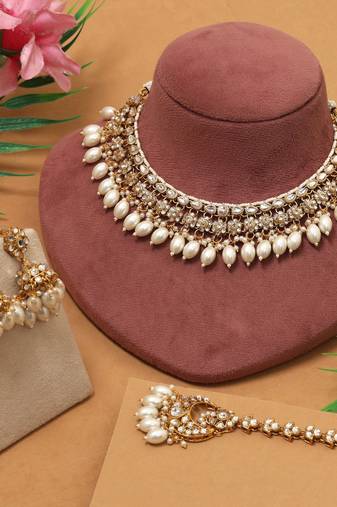 White color kundan necklace set