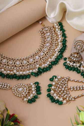 Green color kundan necklace set