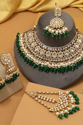 Green color kundan necklace set