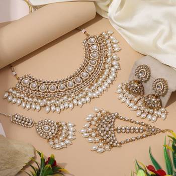 White color kundan necklace set 1