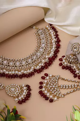 Maroon color kundan necklace set