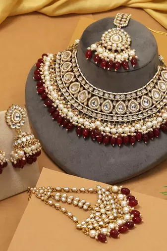 Maroon color kundan necklace set