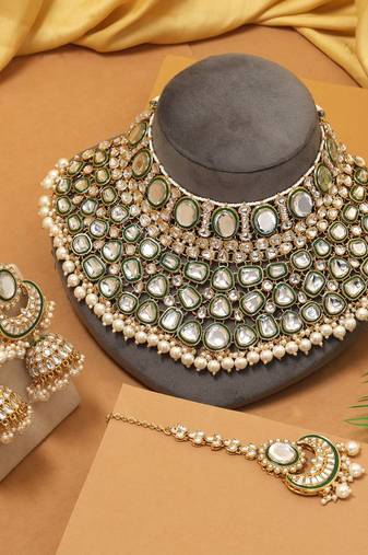 White color kundan necklace set