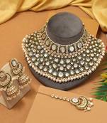 White color kundan necklace set