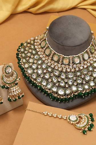 Green color kundan necklace set