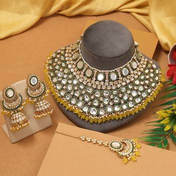 Yellow color kundan necklace set 1