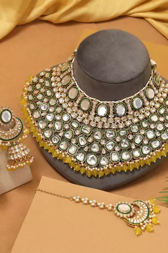 Yellow color kundan necklace set