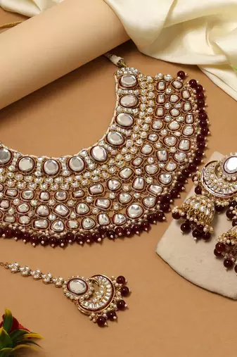 Maroon color kundan necklace set