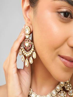 Gold plated kundan necklace set 4
