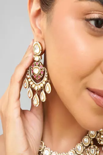 Gold plated kundan necklace set
