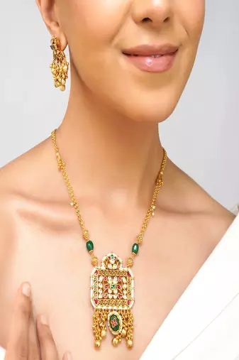 Gold plated kundan necklace set
