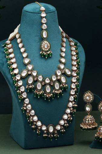 Green color kundan necklace set