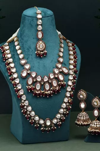 Maroon color kundan necklace set