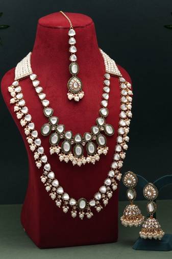 White color kundan necklace set