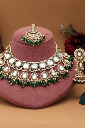 Green color kundan necklace set
