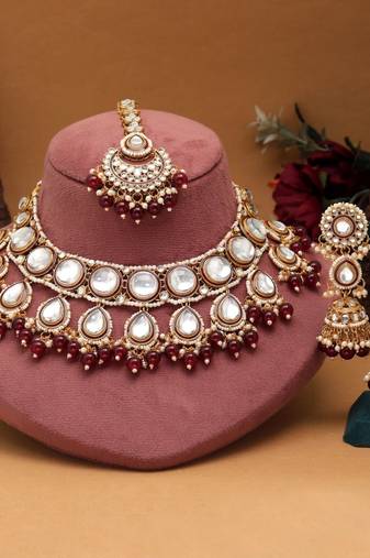 Maroon color kundan necklace set