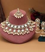 White color kundan necklace set