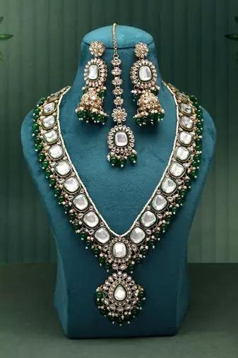 Green color kundan necklace set