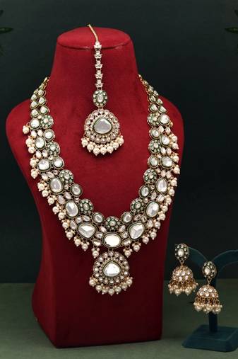 White color meena work kundan necklace set