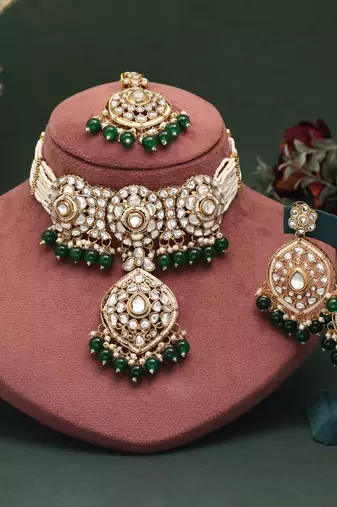 Green color choker kundan necklace set