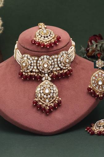 Maroon color choker kundan necklace set