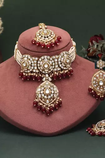 Maroon color choker kundan necklace set