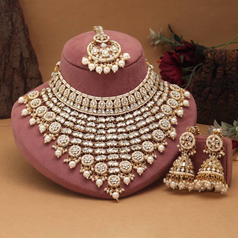 White color kundan necklace set