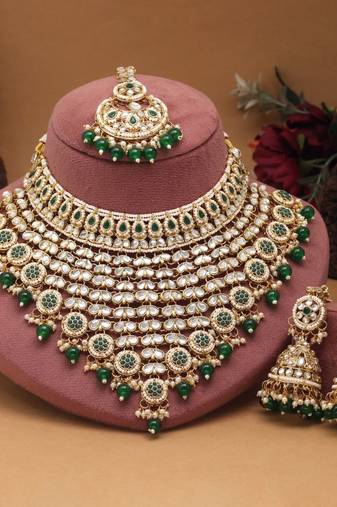 Green color kundan necklace set