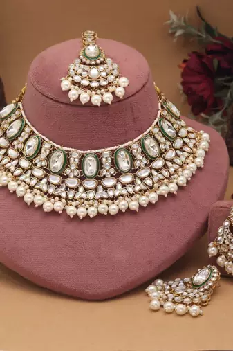 White color kundan necklace set