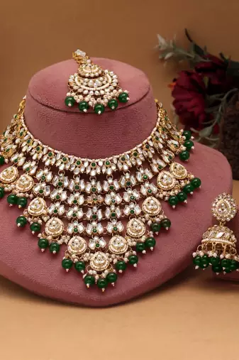 Green color kundan necklace set