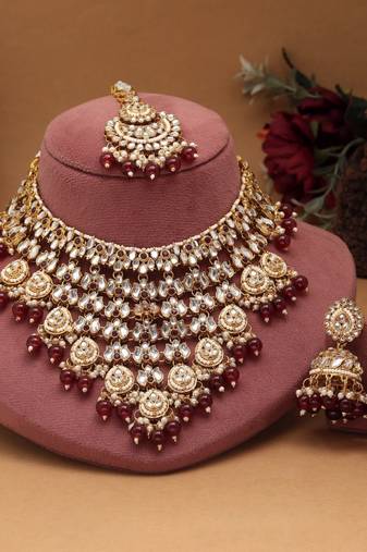 Maroon color kundan necklace set