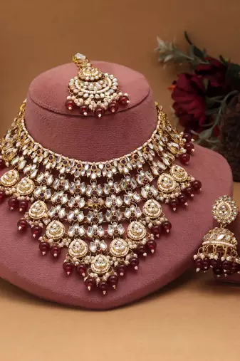 Maroon color kundan necklace set