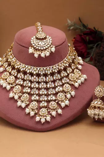 White color kundan necklace set