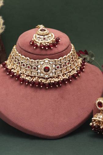 Maroon color kundan necklace set