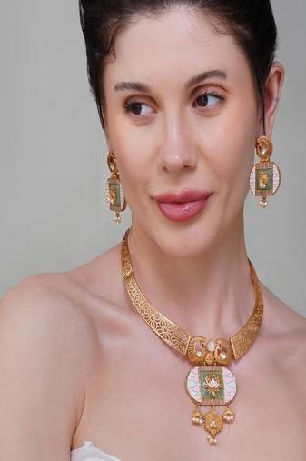 Gold plated necklace set