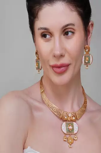 Gold plated necklace set