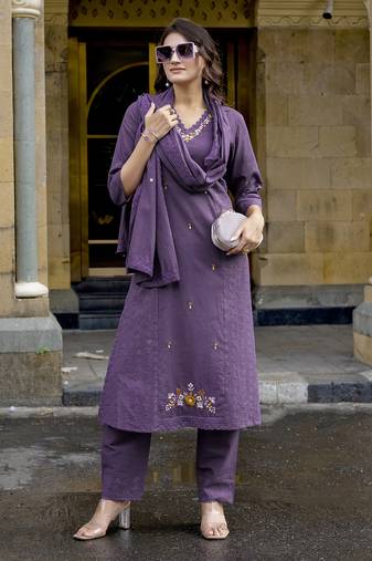 Ethnic Embroidered Pure Cotton Kurta With Pent & Dupatta