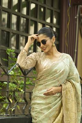 Green embroidered banarasi saree 4